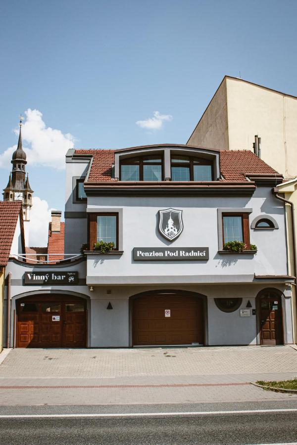 Penzion Pod Radnicí Hustopeče Exterior foto